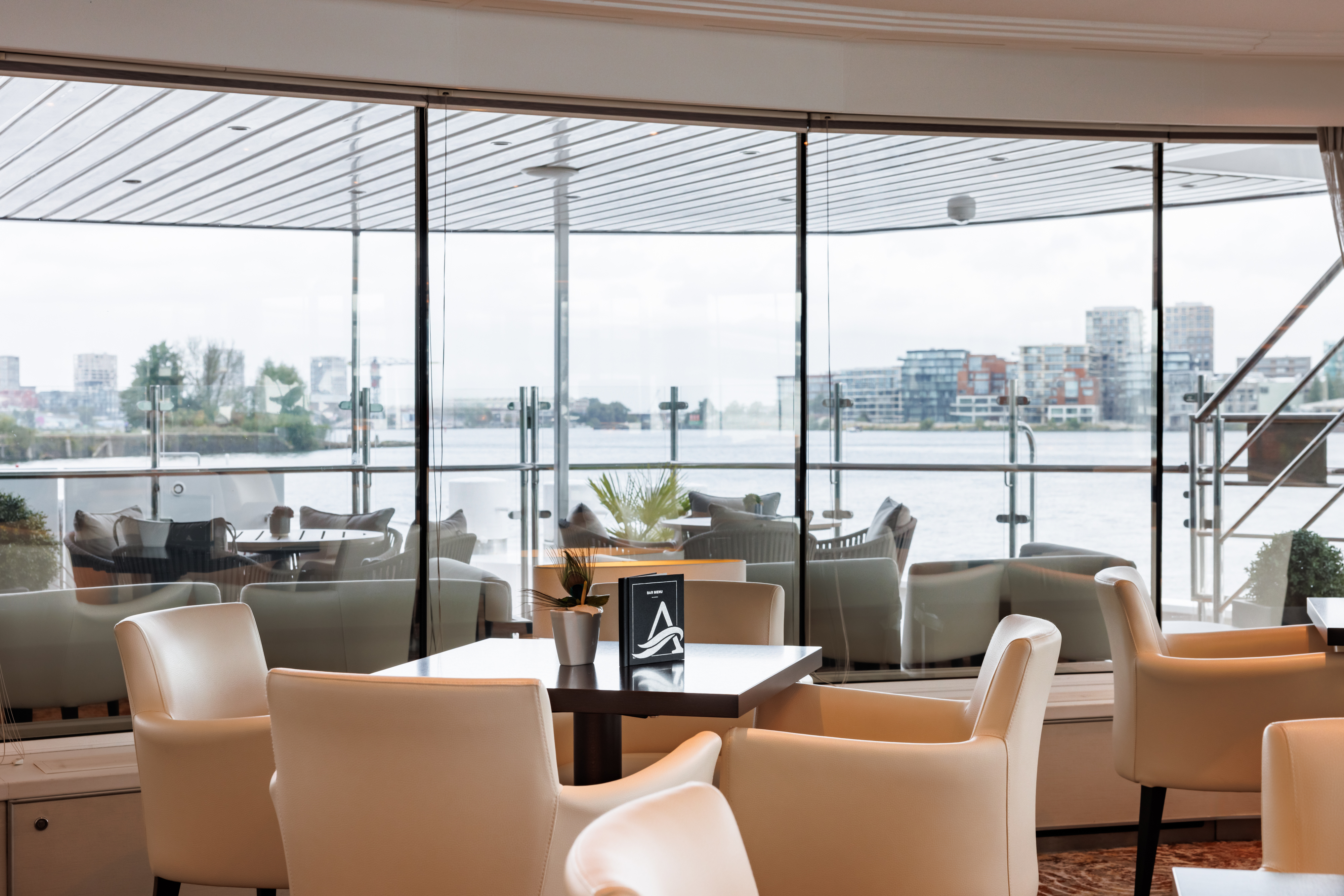 Avalon Vista - Panorama Lounge